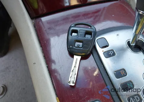 2004 Lexus Es 330 z USA, uszkodzony, nr VIN JTHBA30G340019599